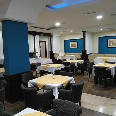 Hotel Viv Требине Екстериор снимка