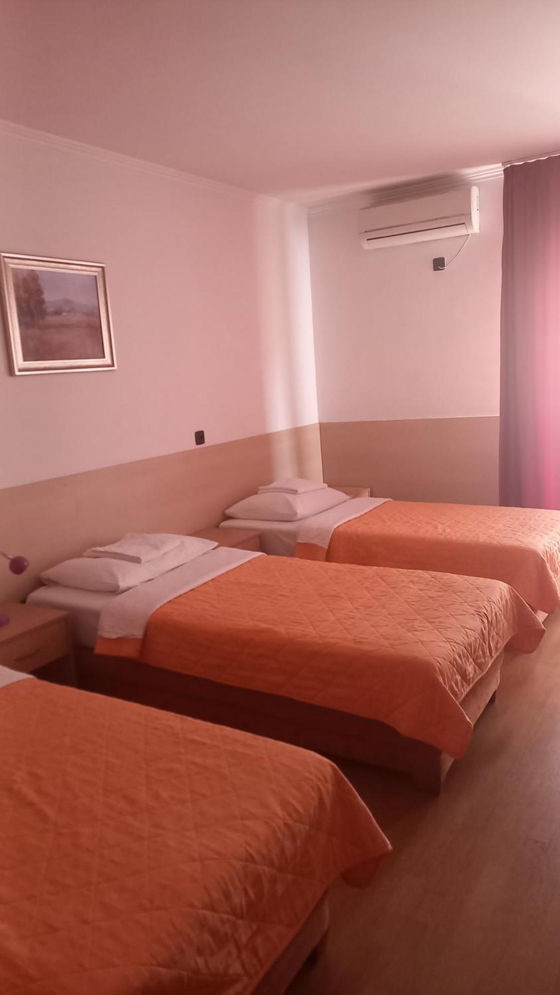 Hotel Viv Требине Стая снимка