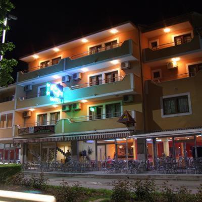 Hotel Viv Требине Екстериор снимка